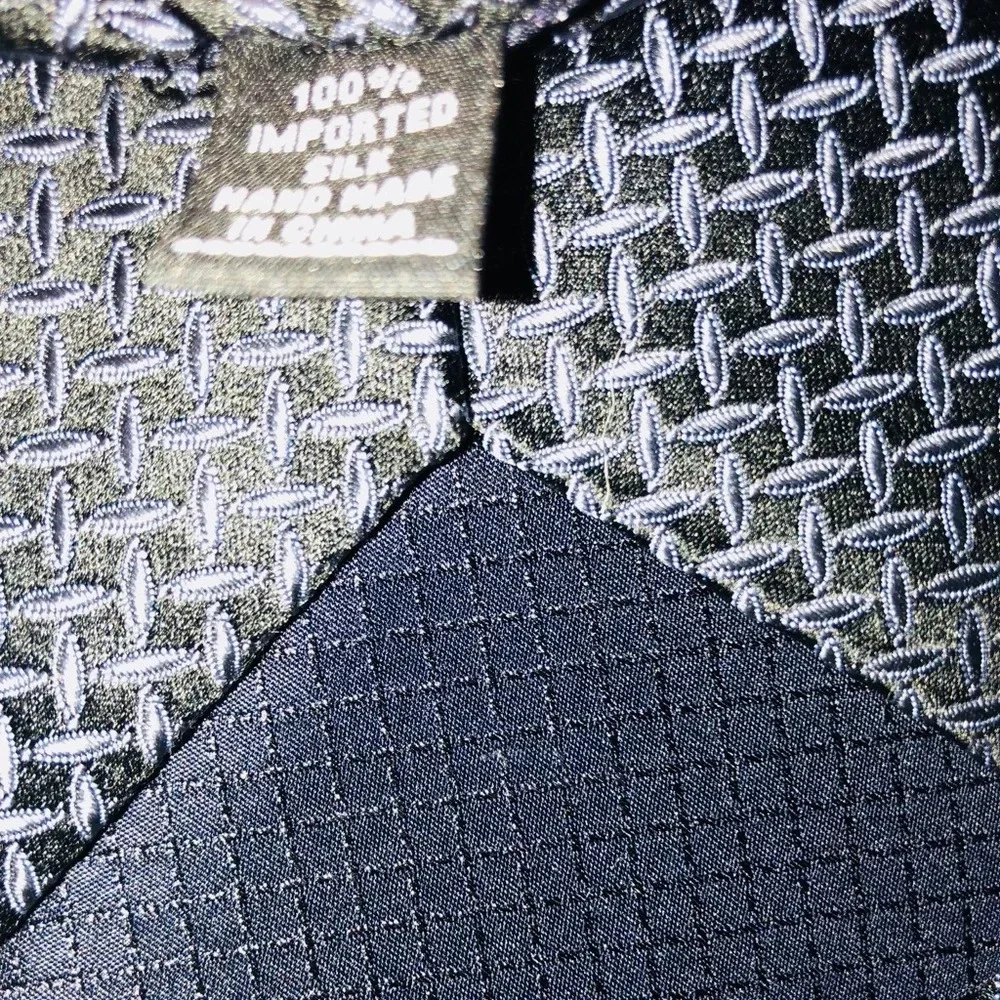 Men’s blue geometric print career/party silk tie
